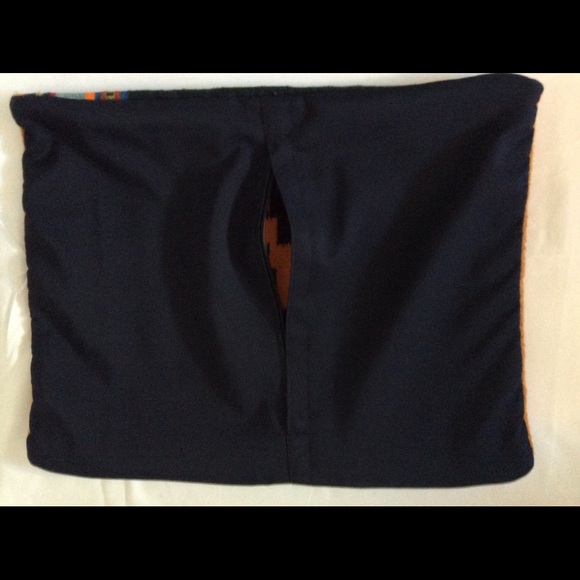 Oaxacan accent pillow 19’’x 15’’ - Picture 2 of 2